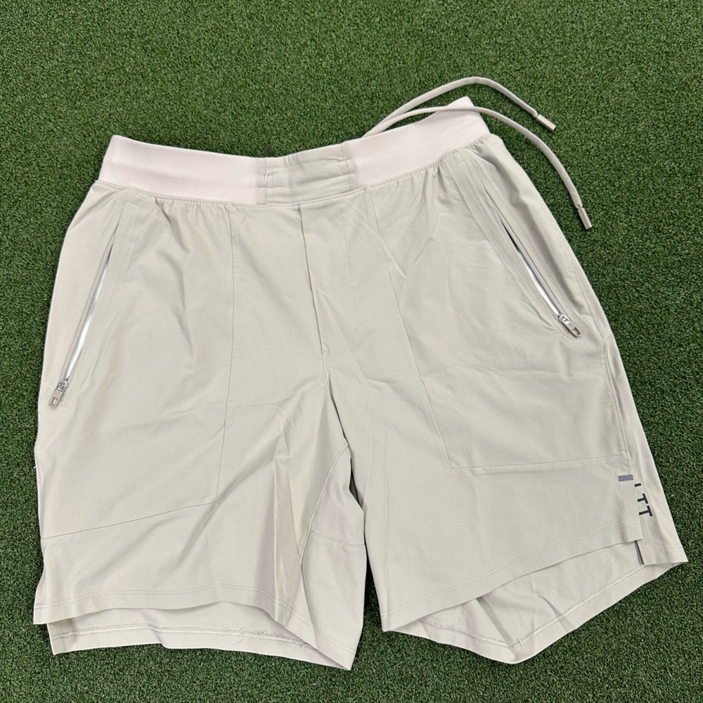 Men’s lululemon License to Train Short Linerless 7”
